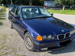 Blau Gebraucht 1997 BMW 320 Limousine | 2.300 € (Superpreis)