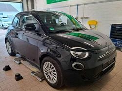 Schwarz Gebraucht 2023 Fiat 500e Kleinwagen | 21.899 € (Guter Preis)