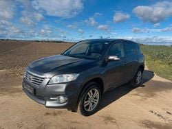 Grau Gebraucht 2011 Toyota RAV4 Life SUV | 6.550 € (Fairer Preis)