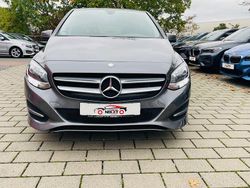 Grau Gebraucht 2015 Mercedes B180 Van / Kleinbus | 16.990 € (Fairer Preis)