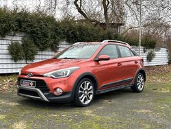 Orange (metallic) Gebraucht 2017 Hyundai i20 Limousine | 6.990 € (Superpreis)