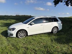 Weiß Gebraucht 2016 VW Golf VII Kombi | 10.200 € (Fairer Preis)