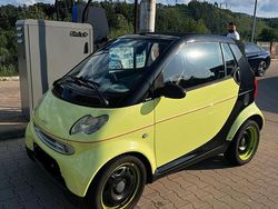 Grün Gebraucht 2002 Smart ForTwo Cabrio Cabrio | 1.900 €