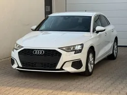 Weiß Gebraucht 2020 Audi A3 Sportback Sport Limousine | 22.500 € (Etwas zu teuer)