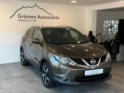 Braun Gebraucht 2016 Nissan Qashqai N-Vision SUV | 16.790 € (Etwas zu teuer)