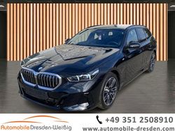 Black sapphire Gebraucht 2024 BMW 520 M Sport Kombi | 51.980 € (Superpreis)
