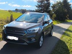 Grau Gebraucht 2018 Ford Kuga Titanium SUV | 13.849 € (Fairer Preis)