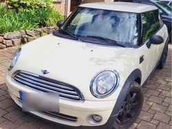Weiß Gebraucht 2009 Mini Cooper Kleinwagen | 3.199 €