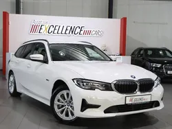 Weiß Gebraucht 2022 BMW 330e Advantage Kombi | 29.993 € (Fairer Preis)