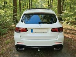 Weiß Gebraucht 2019 Mercedes GLC200 AMG SUV | 35.300 € (Etwas zu teuer)
