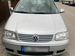 Silber Gebraucht 1999 VW Polo Kleinwagen | 1.200 €