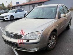Grau Gebraucht 2005 Ford Mondeo Limousine | 990 € (Fairer Preis)