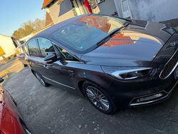 Grau Gebraucht 2019 Ford S-MAX Vignale Van / Kleinbus | 19.800 € (Fairer Preis)