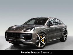 Grau Gebraucht 2024 Porsche Cayenne Turbo E-Hybrid SUV | 185.870 € (Fairer Preis)