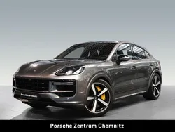 Grau Gebraucht 2024 Porsche Cayenne Turbo E-Hybrid SUV | 185.870 € (Fairer Preis)