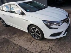 Gletscherweiss Gebraucht 2019 Renault Mégane GrandTour Bose Edition Kombi | 16.895 €