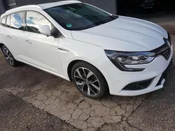 Gletscherweiss Gebraucht 2019 Renault Mégane GrandTour Bose Edition Kombi | 16.895 €