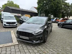 Grau Gebraucht 2021 Ford S-MAX ST-Line Van / Kleinbus | 29.989 € (Fairer Preis)