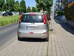 Silber Gebraucht 2008 Nissan Note Van / Kleinbus | 3.500 € (Etwas zu teuer)
