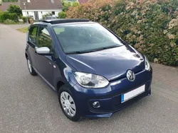 Blau Gebraucht 2016 VW up! CLUB Kleinwagen | 7.200 € (Guter Preis)