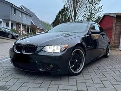 Schwarz Gebraucht 2007 BMW 330 Coupé | 7.890 € (Fairer Preis)
