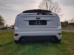 Weiß Gebraucht 2009 Ford Focus ST Kleinwagen | 9.999 € (Teuer)