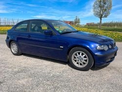 Blau Gebraucht 2002 BMW 316 Coupé | 990 €
