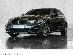 Grau Gebraucht 2022 BMW 320 M Sport Kombi | 32.530 € (Fairer Preis)