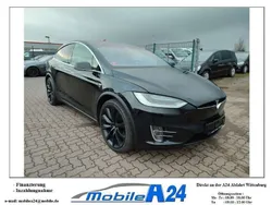 Dunkel schwarz metallic Gebraucht 2017 Tesla Model X SUV | 37.999 € (Teuer)