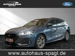 Chromablau (blau) Gebraucht 2023 Ford Focus ST-Line Kombi | 25.900 € (Fairer Preis)