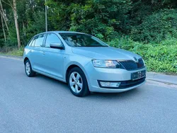 Silber Gebraucht 2014 Skoda Rapid Elegance Limousine | 6.900 € (Fairer Preis)