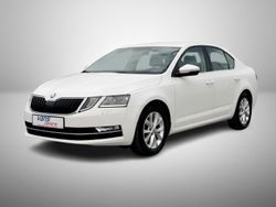 Weiß Gebraucht 2018 Skoda Octavia Style Limousine | 10.850 € (Teuer)