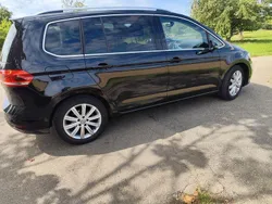 Schwarz Gebraucht 2017 VW Touran Highline Van / Kleinbus | 18.250 € (Fairer Preis)