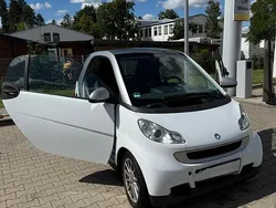 Weiß Gebraucht 2010 Smart ForTwo Coupé Passion Kleinwagen | 4.900 € (Fairer Preis)