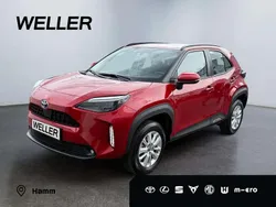 Rot Gebraucht 2024 Toyota Yaris Cross Team SUV | 25.980 € (Fairer Preis)