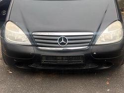 Schwarz Gebraucht 2000 Mercedes A190 Kleinwagen | 750 € (Superpreis)