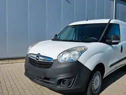 Weiß Gebraucht 2016 Opel Combo Van / Kleinbus | 4.800 €