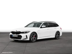 Weiß Gebraucht 2024 BMW 330e Kombi | 53.850 €