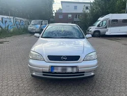 Silber Gebraucht 2009 Opel Astra Limousine | 3.400 € (Etwas zu teuer)