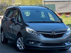 Quarz grau Gebraucht 2017 Opel Zafira Business Innovation Van / Kleinbus | 8.610 €