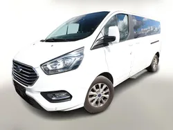 Weiss Gebraucht 2019 Ford Tourneo Custom Van / Kleinbus | 32.488 €