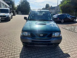 Grün Gebraucht 2001 Nissan Terrano Comfort SUV | 2.000 €