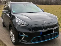 Schwarz Gebraucht 2021 Kia e-Niro Vision SUV | 21.300 € (Fairer Preis)