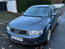 Grau Gebraucht 2002 Audi A4 Sport Limousine | 1.200 € (Superpreis)