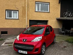 Rot Gebraucht 2010 Peugeot 107 Kleinwagen | 1.950 € (Fairer Preis)