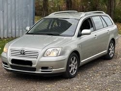 Gold Gebraucht 2006 Toyota Avensis Kombi | 2.890 € (Fairer Preis)