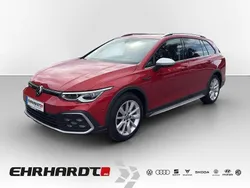 Rot Gebraucht 2021 VW Golf Alltrack Sound Kombi | 30.790 € (Fairer Preis)