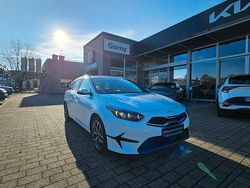 Weiß Gebraucht 2022 Kia Ceed Sportswagon Spirit Kombi | 18.499 € (Fairer Preis)