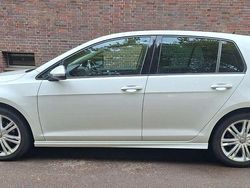 Weiß Gebraucht 2016 VW Golf VII Highline Limousine | 11.500 € (Guter Preis)