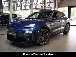 Blau Neu 2025 Porsche Macan Turbo SUV | 145.214 € (Etwas zu teuer)